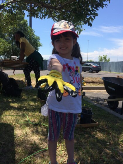 Service Sunday, Kids helping